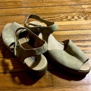 Rockport Wedge Sage Green Sandal, sz 9 1/2